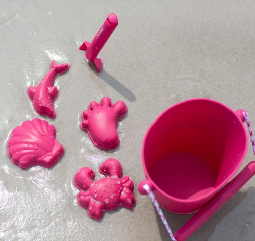 Jakie zabawki na plażę dla aktywnego malucha?