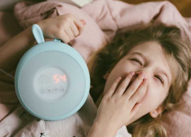 Lampka budząca światłem Rabbit & Friends - Króliczek zielony