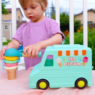 Lodziarnia na kółkach z magnetyczną łyżką do lodów B. Toys - Sweet Scoops