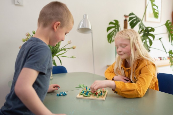 Gra strategiczna BS Toys - Połącz kropki - Zasadź drzewo