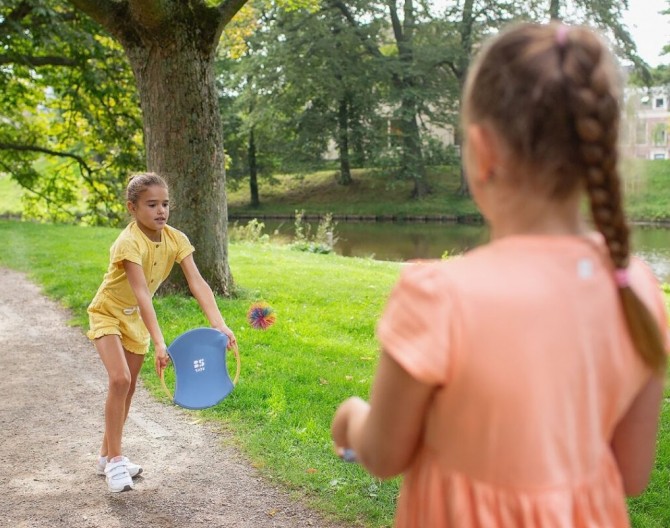 Gra sportowa - tarcze z włochatą piłką - BS Toys