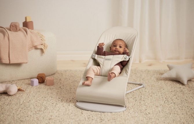Bujaczek dla dzieci babybjorn beżowy woven jersey