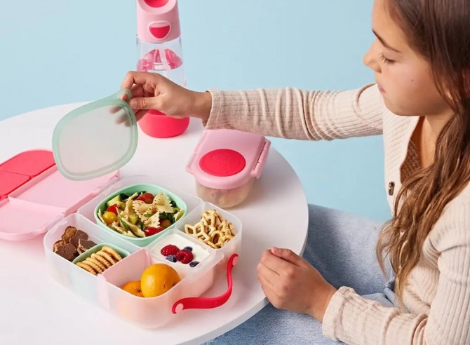 Pojemniczek z pokrywką do śniadaniówki b box w kolorze różowym