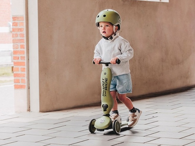 Kask i jeździk/hulajnoga dla dzieci od 1 roku życia Scootandride