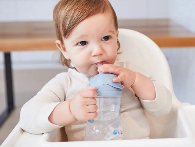 Kubek niekapek ze słomką b box niebieski, błękitny