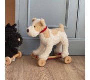 Pluszowy piesek Eliot do ciągnięcia Egmont Toys