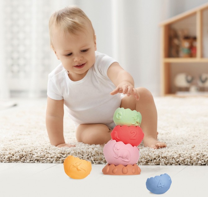 Edukacyjna, sensoryczna piramidka Tullo do zabawy w wodzie