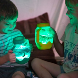 Słoik sensoryczny do napełnienia wodą Glo Pals - żółty