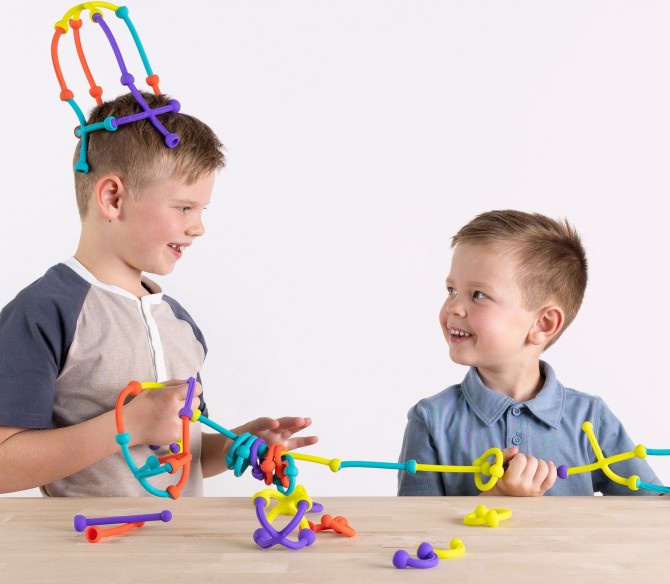 Silikonowe klocki do łączenia Fat Brain Toys - Plip Kit 46 sztuk