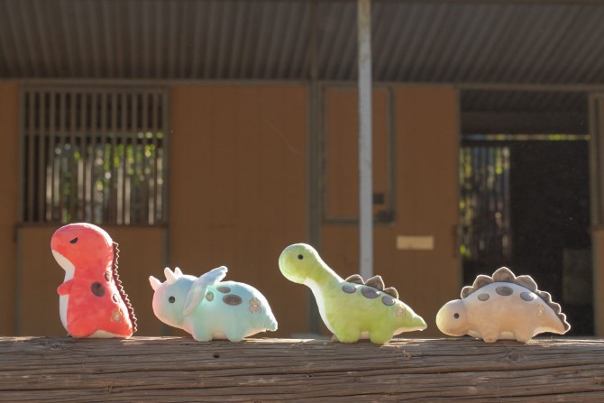 Pluszowa maskotka do przytulania dinozaur Bellzi