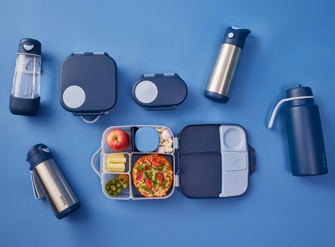 Seria akcesoriów do szkoły B.box granatowy - bidony i lunchboxy