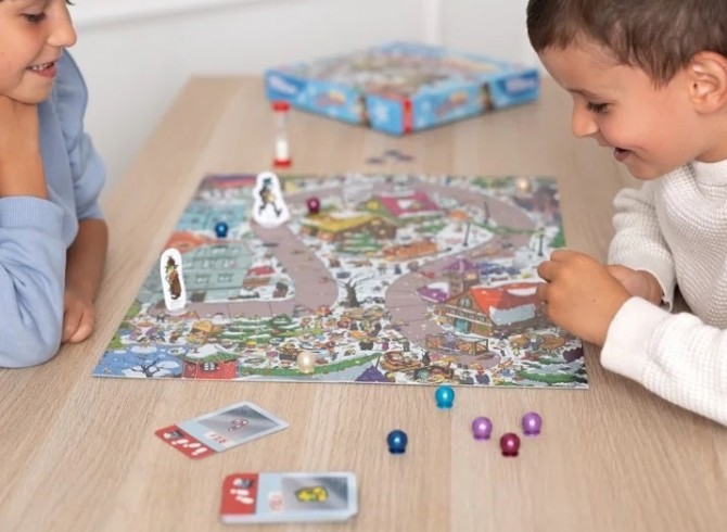 Gra planszowa detektyw piesek Spyguy zimowa