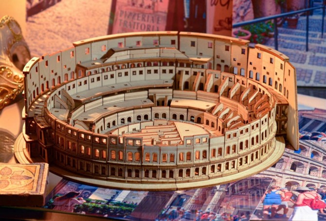 Model 3D do składania marki Little Story Rzymskie Koloseum