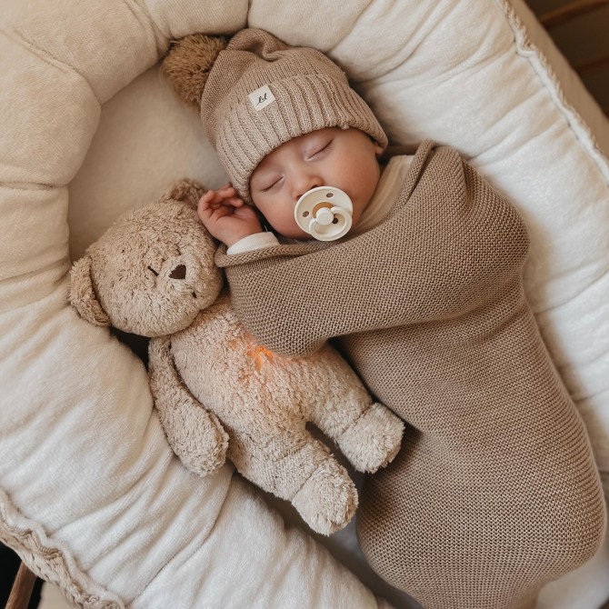 Szumiąca przytulanka z różowymi szumami