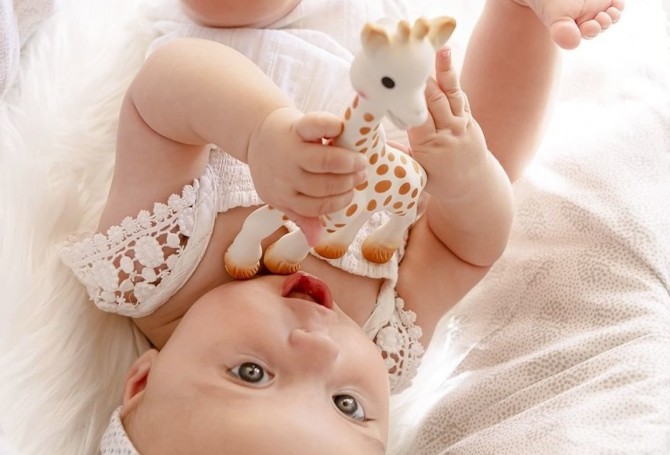 Żyrafka Sophie z kauczuku gryzak