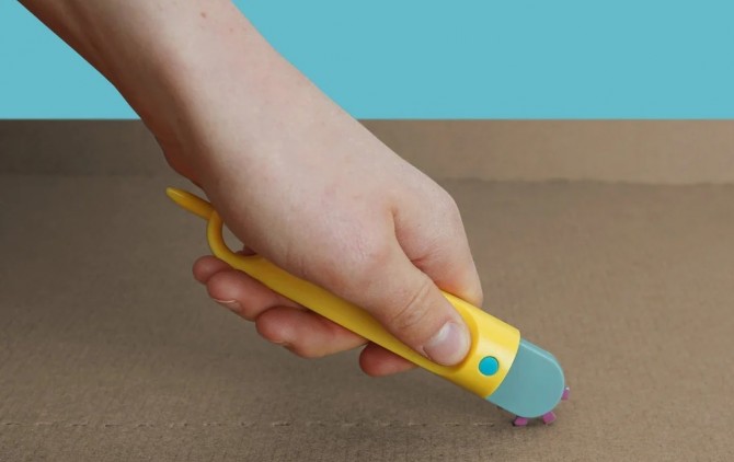 Bezpieczny roler perforujący tekturę Fold-Roller Makedo