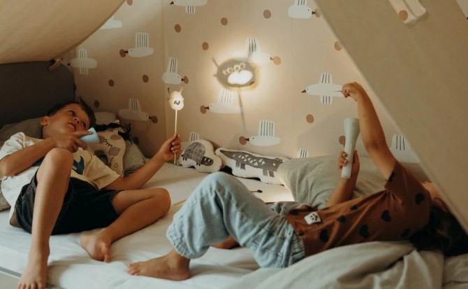 Wielofunkcyjna latarka Kidywolf lampka stołowa wisząca Nude USB