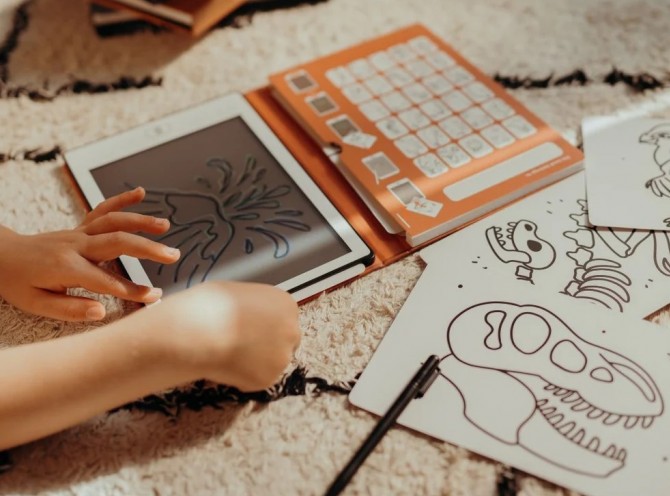 Podświetlany tablet Dinozaury do rysowania Kidydraw Mini Kidywolf