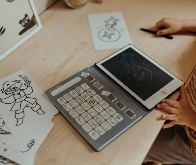 Znikopis tablet do nauki rysowania z szablonami Kidywolf Kidydraw