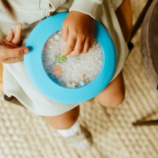 Sensoryczny dysk z figurkami A-Ku-Ku! Peekaboo Jellystone - Plaża