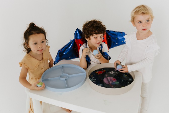 Tacka sensoryczna do piasku ciastoliny Play Tray 2w1 Jellystone - Soft Blue