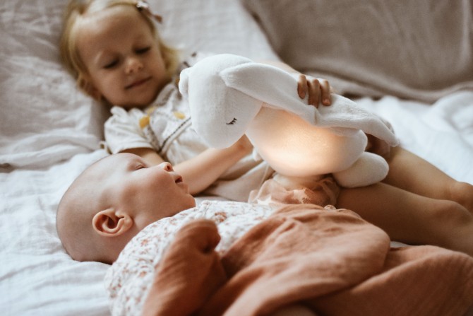 Szumiąca maskotka - prezent na babyshower