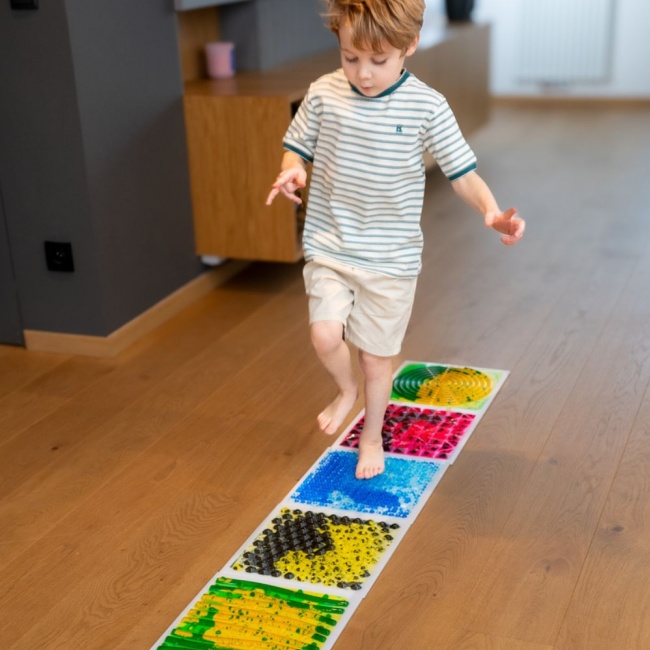 Ścieżka sensoryczna Tullo - sensoryczne płytki z cieczą fakturowe 30 cm 6 szt.