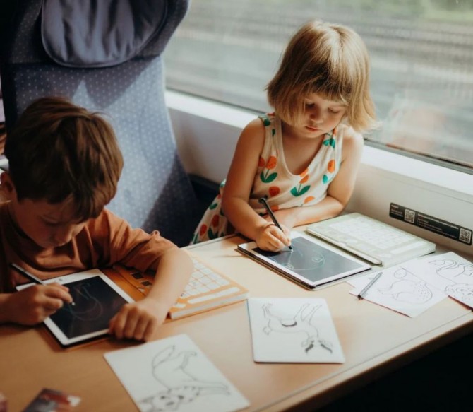 Znikopis tablet do nauki rysowania z szablonami Kidywolf Kidydraw