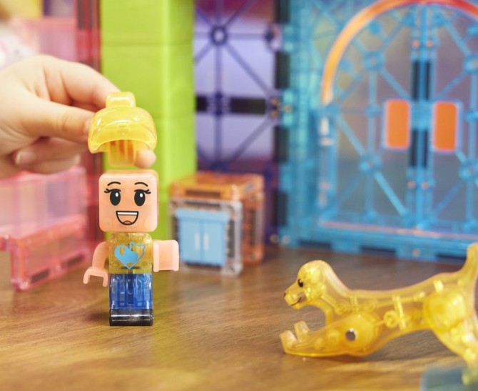 Klocki magnetyczne Magna-tiles do stworzenia domku dla zwierząt