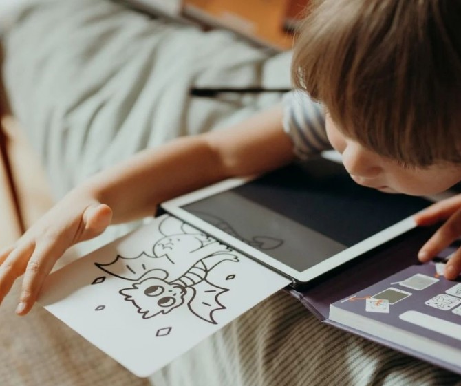 Znikopis tablet do nauki rysowania z szablonami Kidywolf Kidydraw