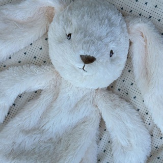Przytulanka z obciążeniem That's Mine - Królik Teddy Cream