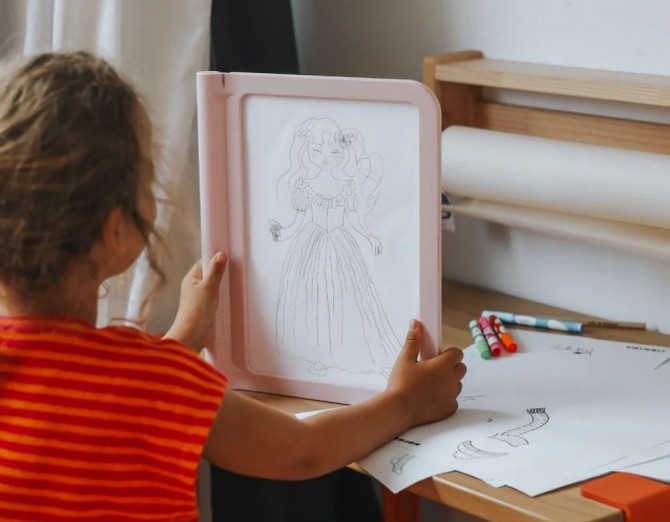 Podświetlany tablet do nauki pisania i rysowania Kidywolf