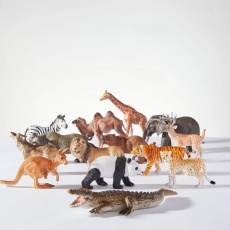 Zestaw 15 figurek dzikich zwierząt w zestawie z przenośnym pudełkiem mideer