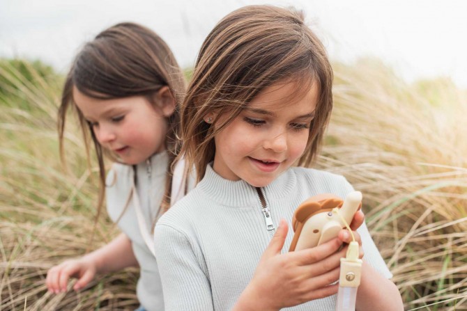 Walkie talkie, krótkofalówka dla dzieci The Zoofamily w kolorze różowym i brązowym