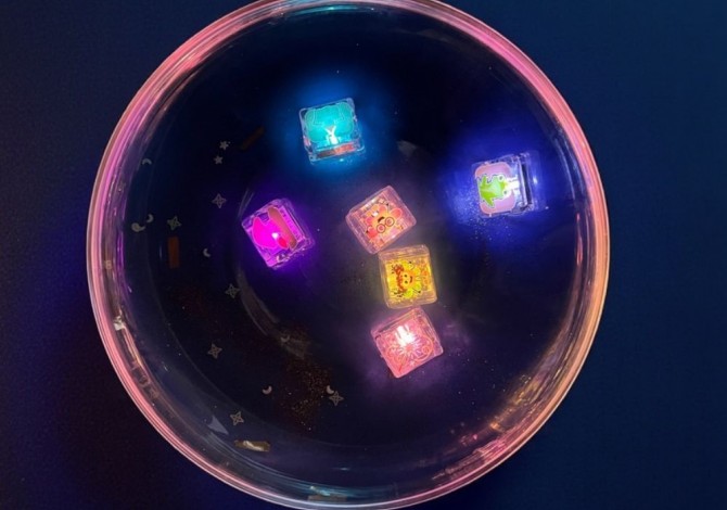 Kostki sensoryczne świecące w wodzie Glo Pals - Wróżki 6 szt.