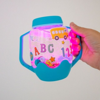 Słoik sensoryczny do napełnienia wodą Glo Pals z akcesoriami - ABC