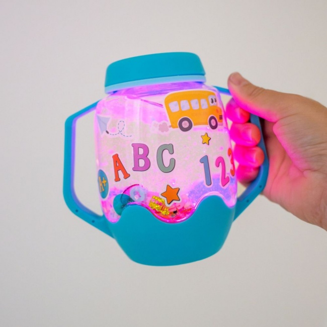 Słoik sensoryczny do napełnienia wodą Glo Pals z akcesoriami - ABC