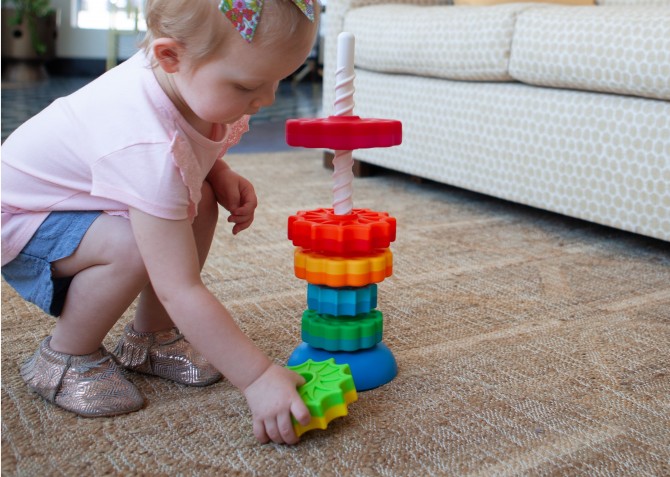 Zakręcona wieża Fat Brain Toys - SpinAgain