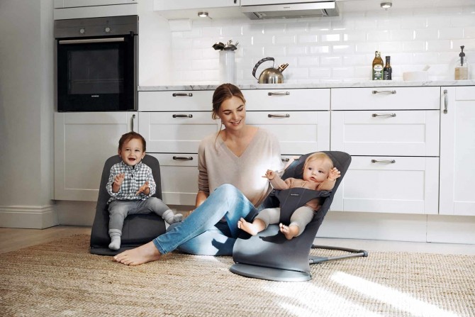 Leżaczek BABYBJORN BALANCE BLISS MESH - Antracytowy