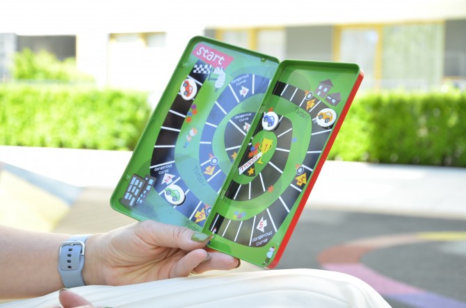 Podróżna gra magnetyczna The Purple Cow - Wyścigi samochodowe