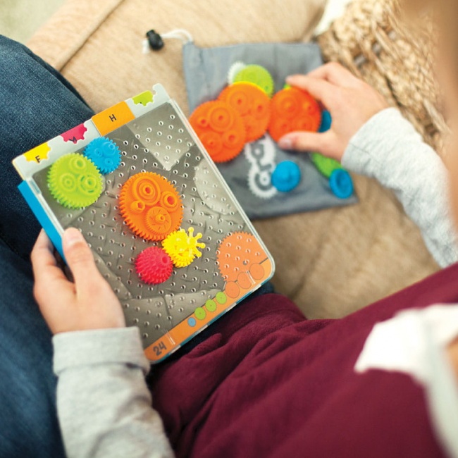 Gra logiczna Kółka Zębate Fat Brain Toys - Crankity
