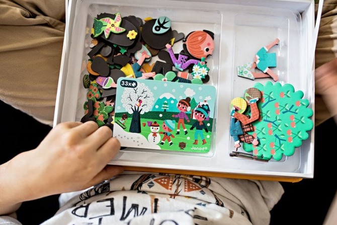 Magnetyczna układanka Magnetibook Janod - 4 pory roku