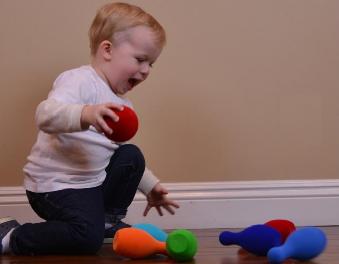 Sensoryczny zestaw do gry w kręgle Rubbabu