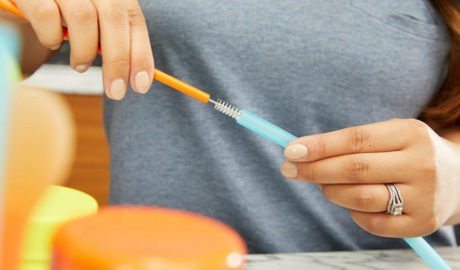 Zestaw 6 silikonowych słomek + czyścik Boon