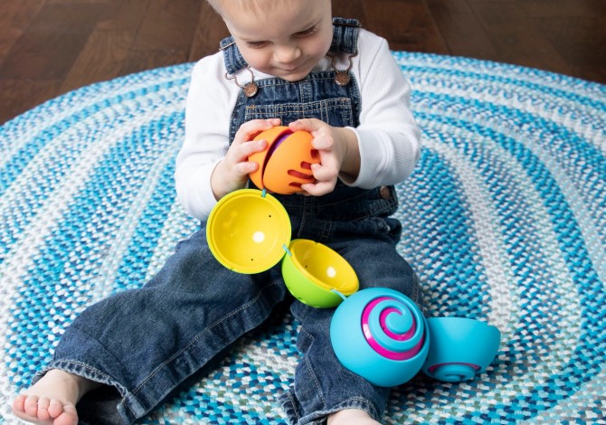 Kule Fat Brain Toys - OombeeBall
