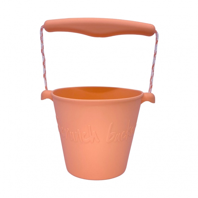 Składane wiaderko do wody i piasku Scrunch Bucket - Koralowy