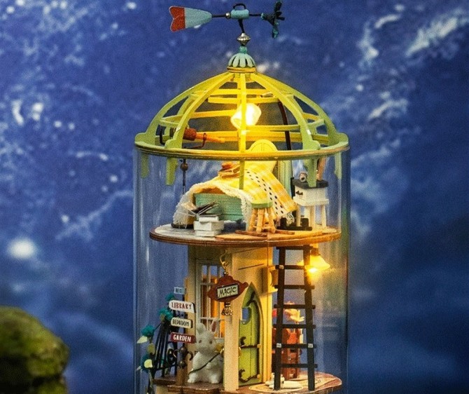 Szklany domek dla lalek Robotime - Loft z kopułą