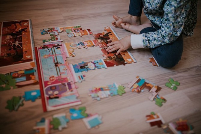 Puzzle w walizce Janod Made in France - Lodowa magia 54 el. 5+