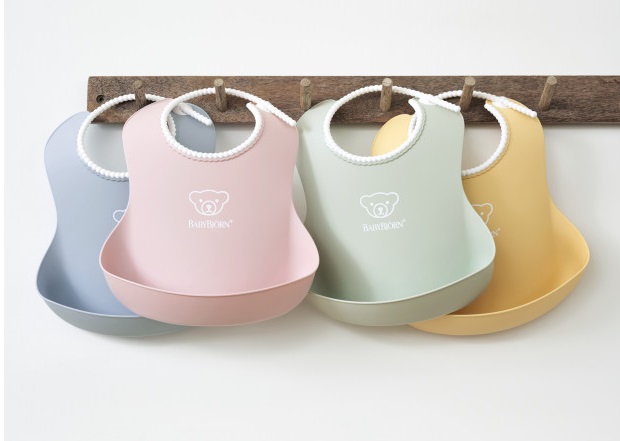 Śliniaczek z kieszonką babybjorn miętowy