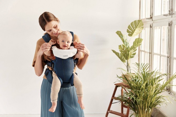 Śliniaczek do nosidełka BABYBJORN Harmony - biały